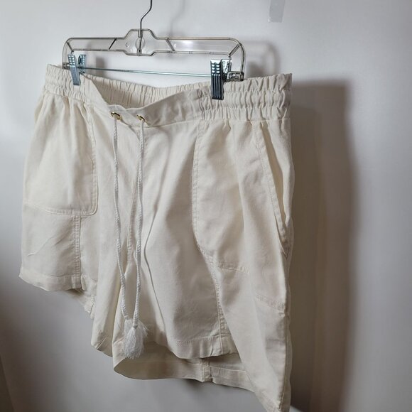 Cato White Linen Elastic Waist Drawstring Shorts Size 18/20W Pockets - Picture 4 of 10